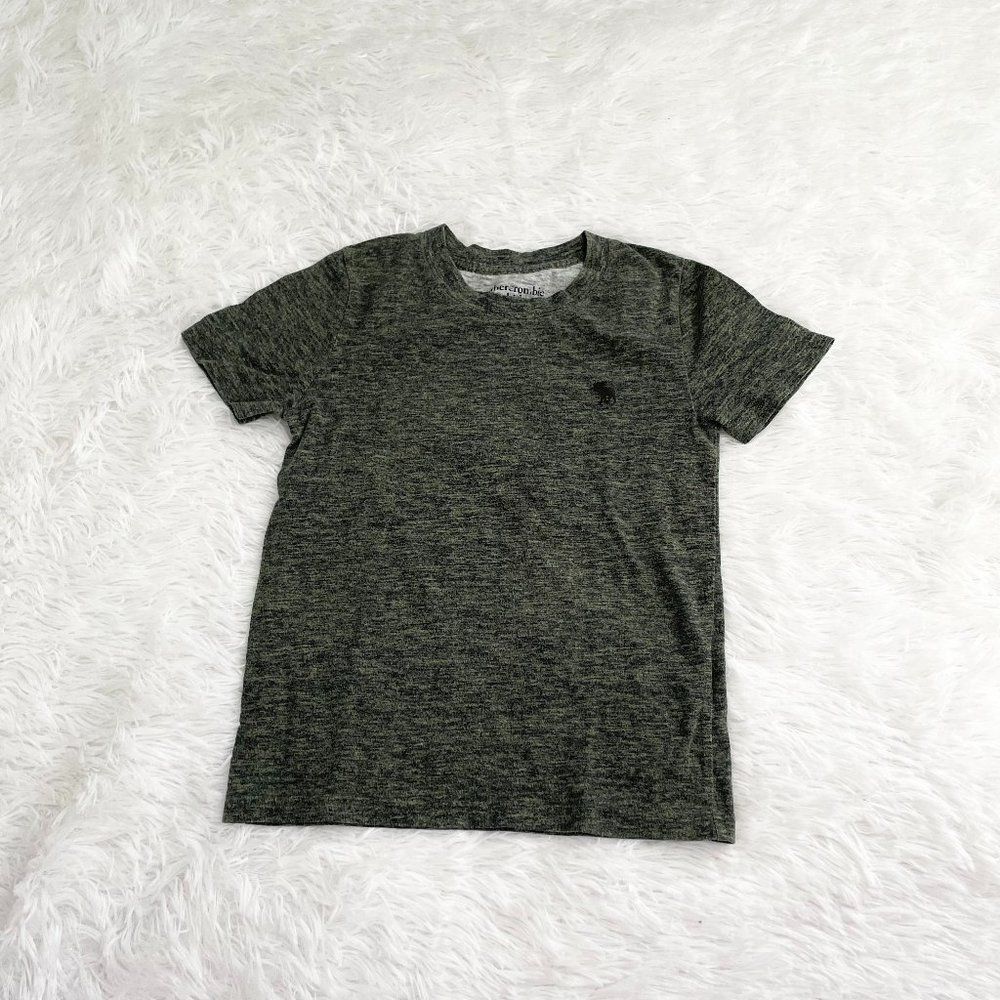 3/$10 Abercrombie Kids Crew Neck T-Shirts in Dark Green Size 5/6